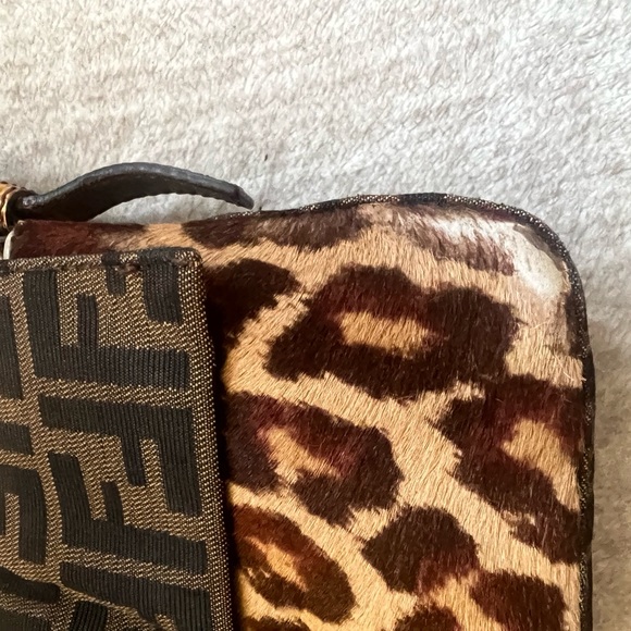 Fendi Baguette - Picture 8 of 15